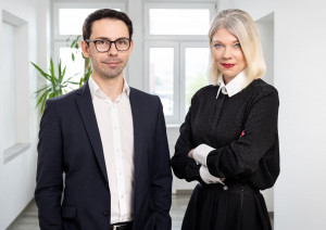Rechtsanwalt Kushtrim Zumeri und Rechtsanwältin Prof. Dr. Rebekka Popadiuk